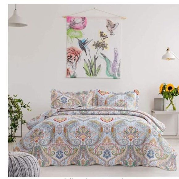 Bedsure Other - Bohemia Paisley King Quilt BoHo Bedspread